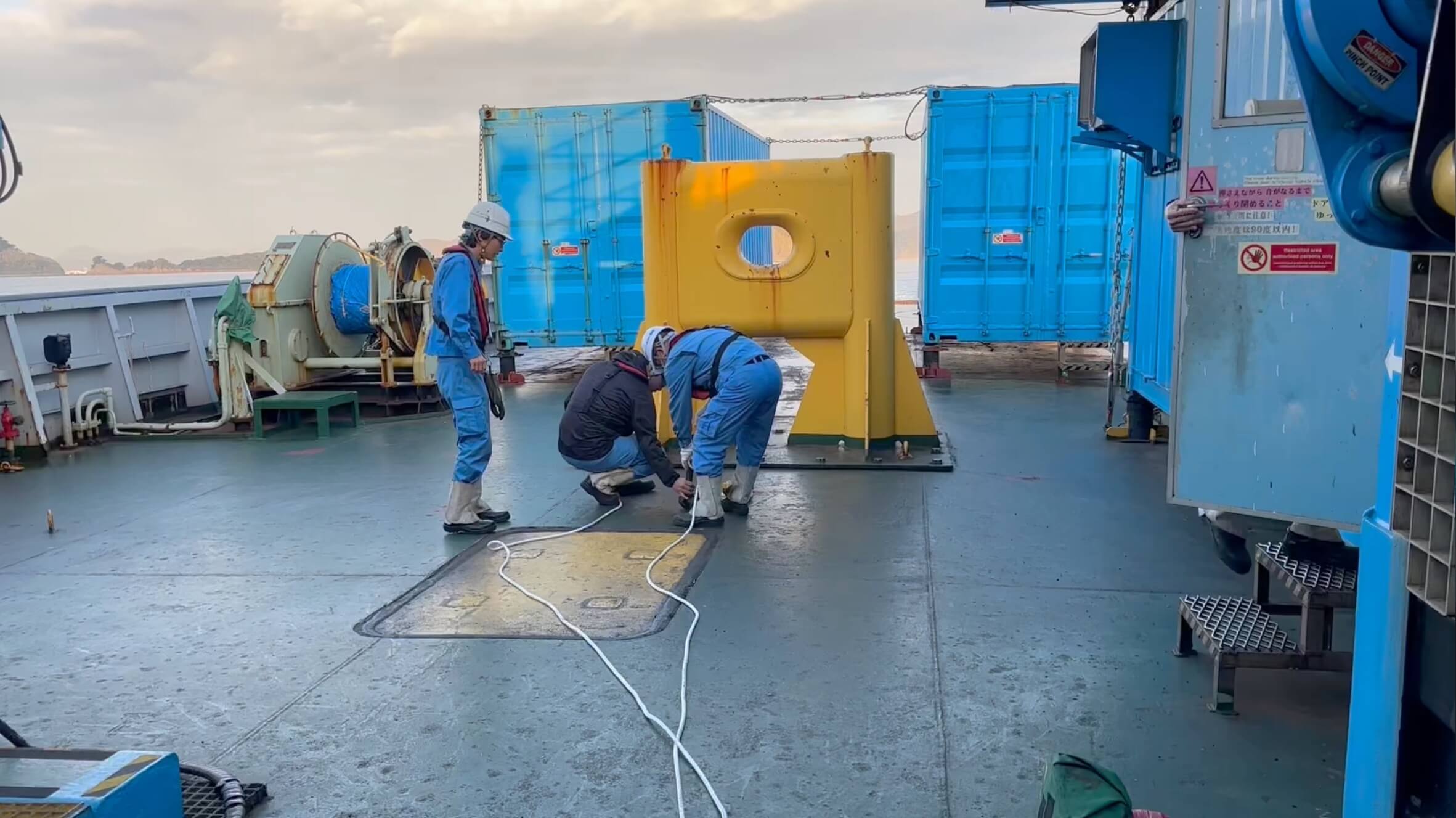 甲板（船尾側）