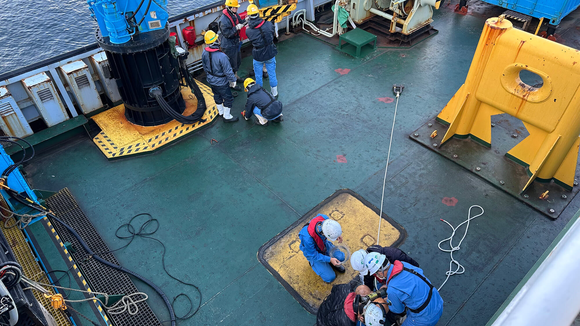 甲板（船尾側）