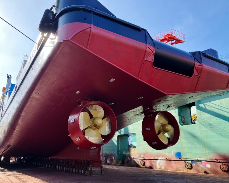 アジマスプロペラの装備