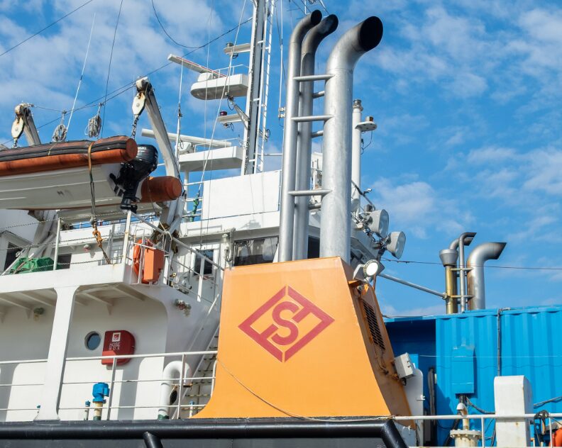 化粧ファンネルの省略